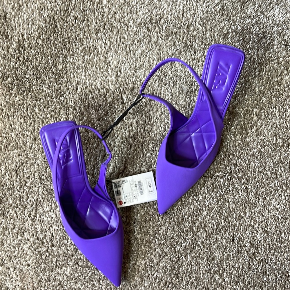 Purple brunch pumps